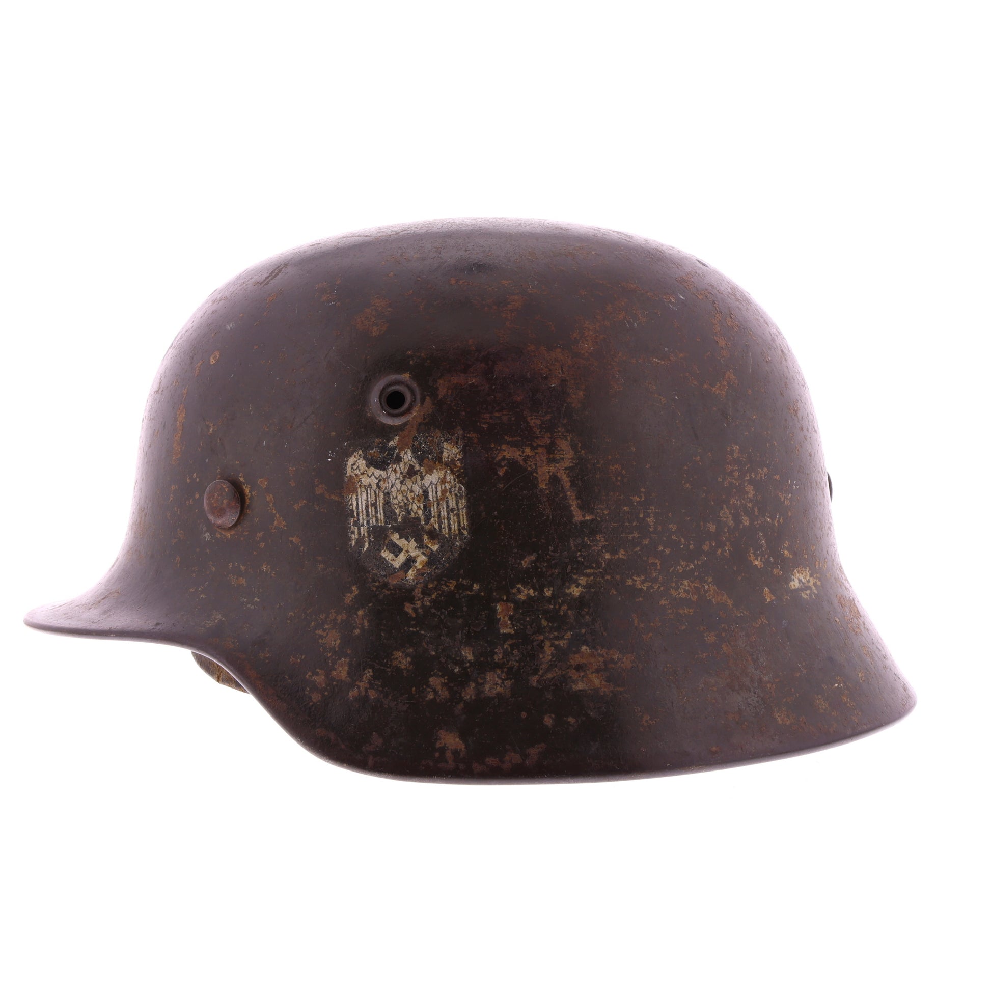 https://saasphoto.com/share/uXmxIU/WWII%20German%20M40%20Single%20Decal%20Heer%20Helmet%20with%20Whitewash%20Camouflage%20Remnants%20%28ET64%29-360/WWII%20German%20M40%20Single%20Decal%20Heer%20Helmet%20with%20Whitewash%20Camouflage%20Remnants%20%28ET64%29-360.html