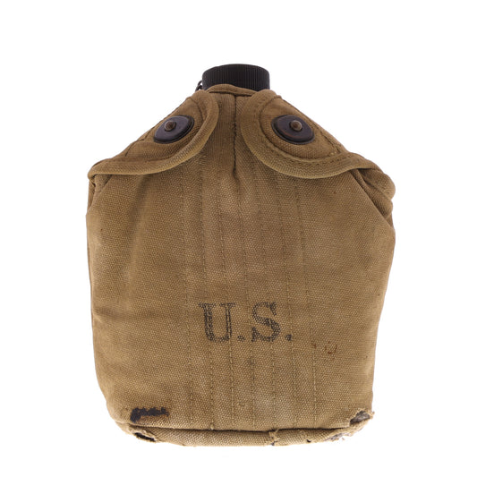 https://saasphoto.com/share/uXmxIU/WWII%20U.S.%20M1942%20Black%20Porcelain%20Enamel%20Canteen%20with%20Cover%20by%20U.S.S.CO.%20%281942%29-360/WWII%20U.S.%20M1942%20Black%20Porcelain%20Enamel%20Canteen%20with%20Cover%20by%20U.S.S.CO.%20%281942%29-360.html